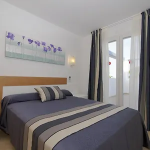 https://villas-calan-bosch-mar.balearic-islands.net